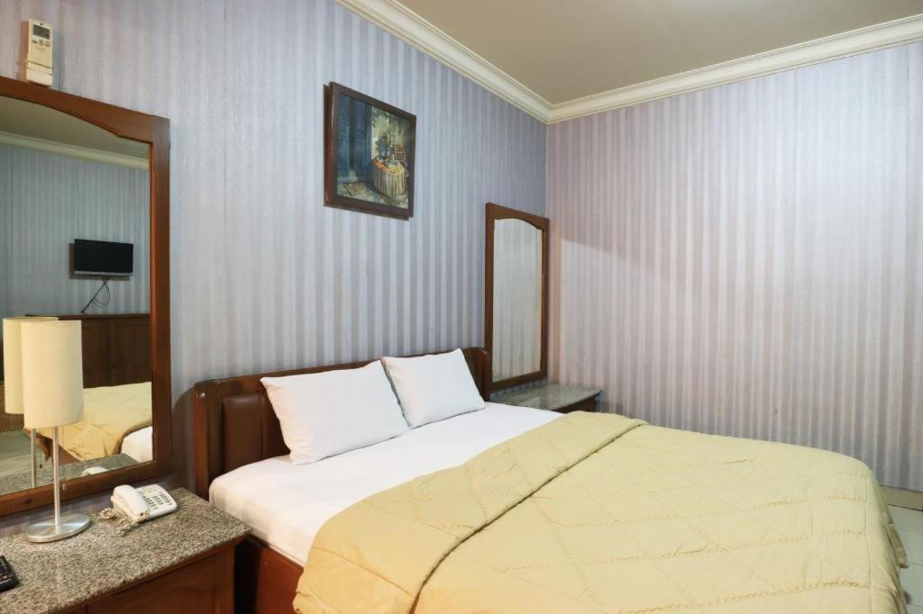 Hotel 678 Kemang Powered By Cocotel Dżakarta Zewnętrze zdjęcie