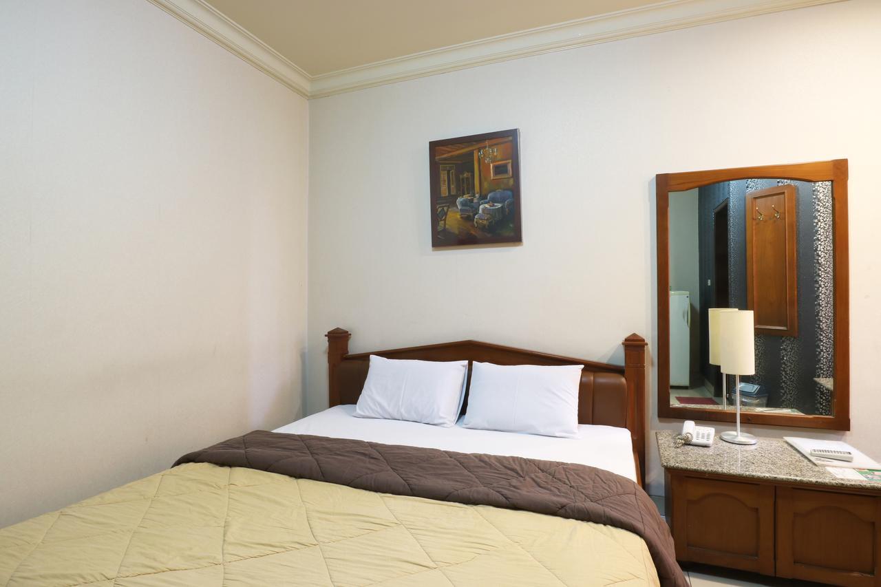 Hotel 678 Kemang Powered By Cocotel Dżakarta Zewnętrze zdjęcie