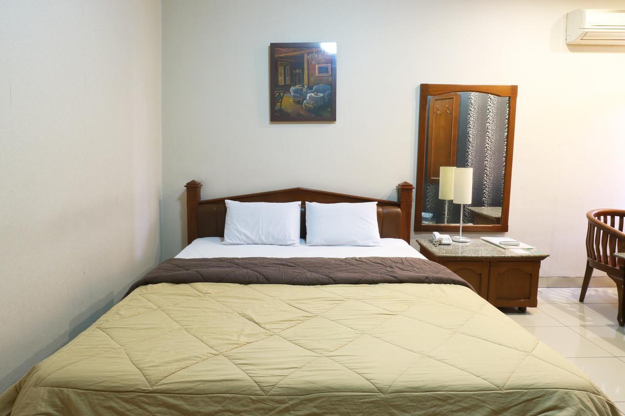 Hotel 678 Kemang Powered By Cocotel Dżakarta Zewnętrze zdjęcie