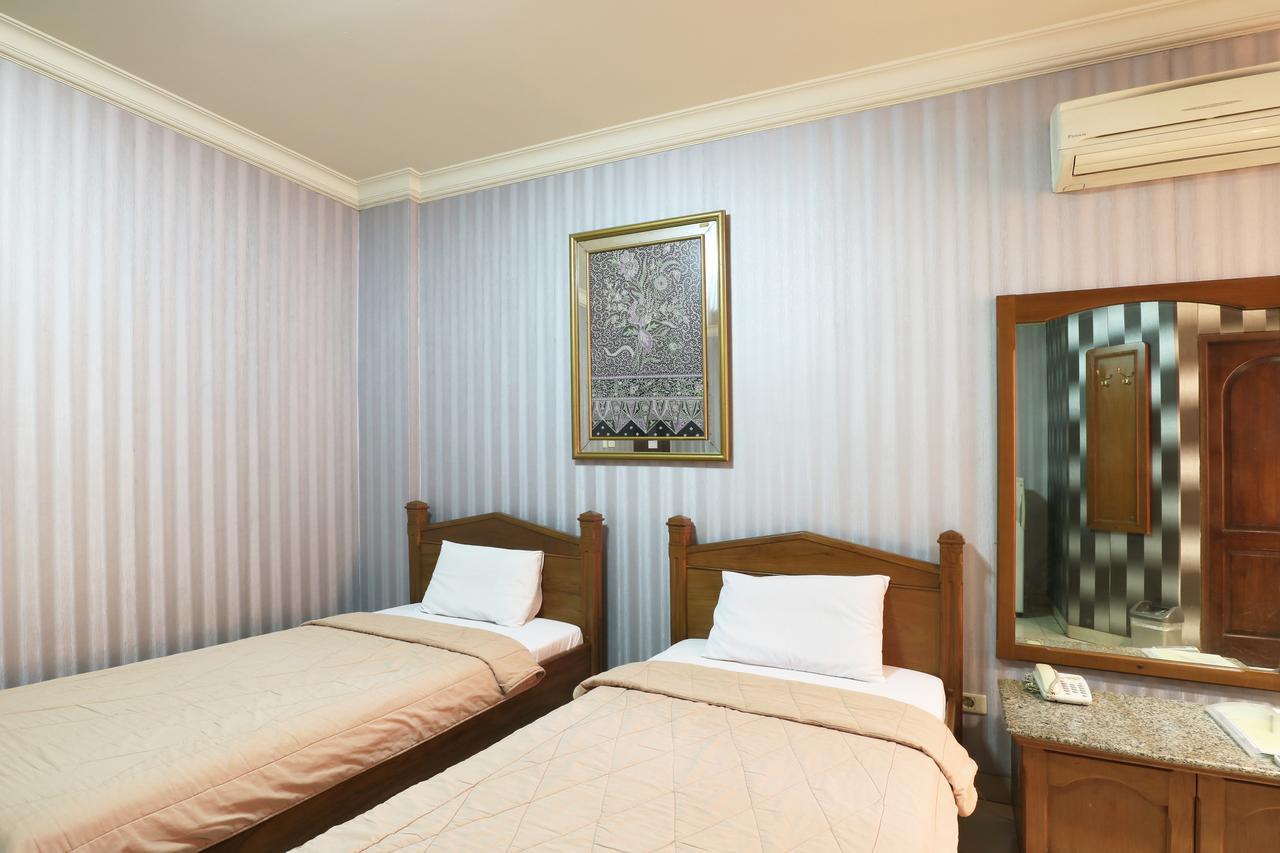 Hotel 678 Kemang Powered By Cocotel Dżakarta Zewnętrze zdjęcie