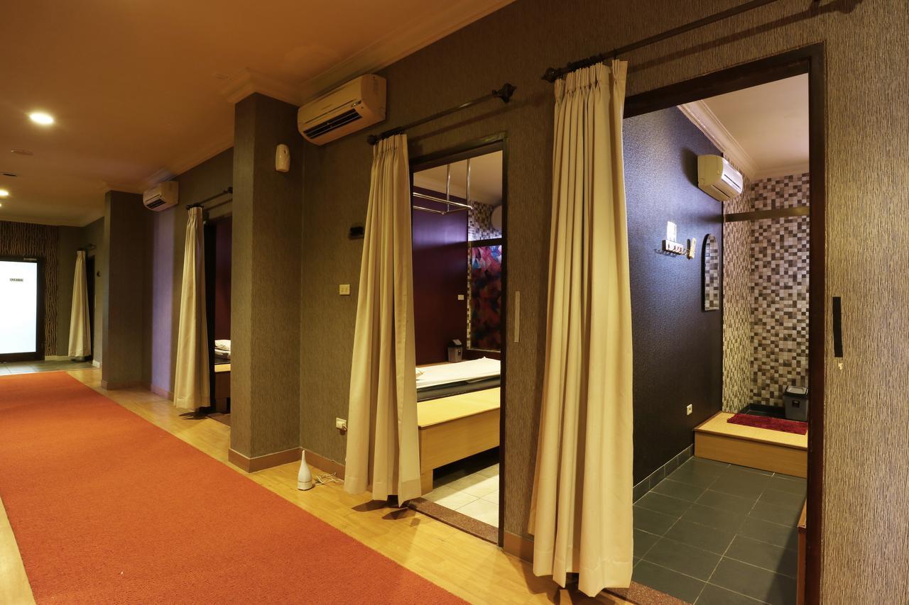 Hotel 678 Kemang Powered By Cocotel Dżakarta Zewnętrze zdjęcie