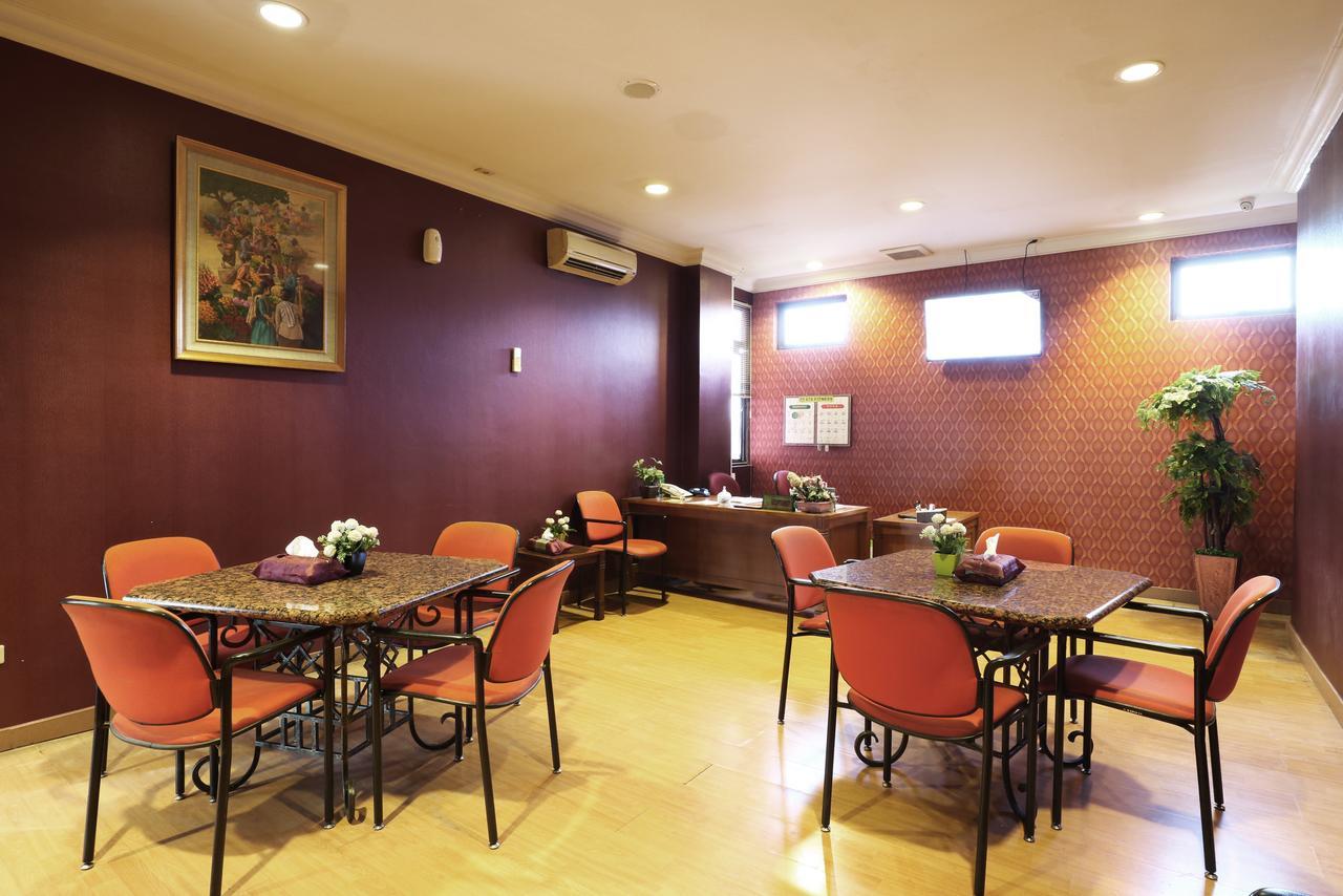 Hotel 678 Kemang Powered By Cocotel Dżakarta Zewnętrze zdjęcie